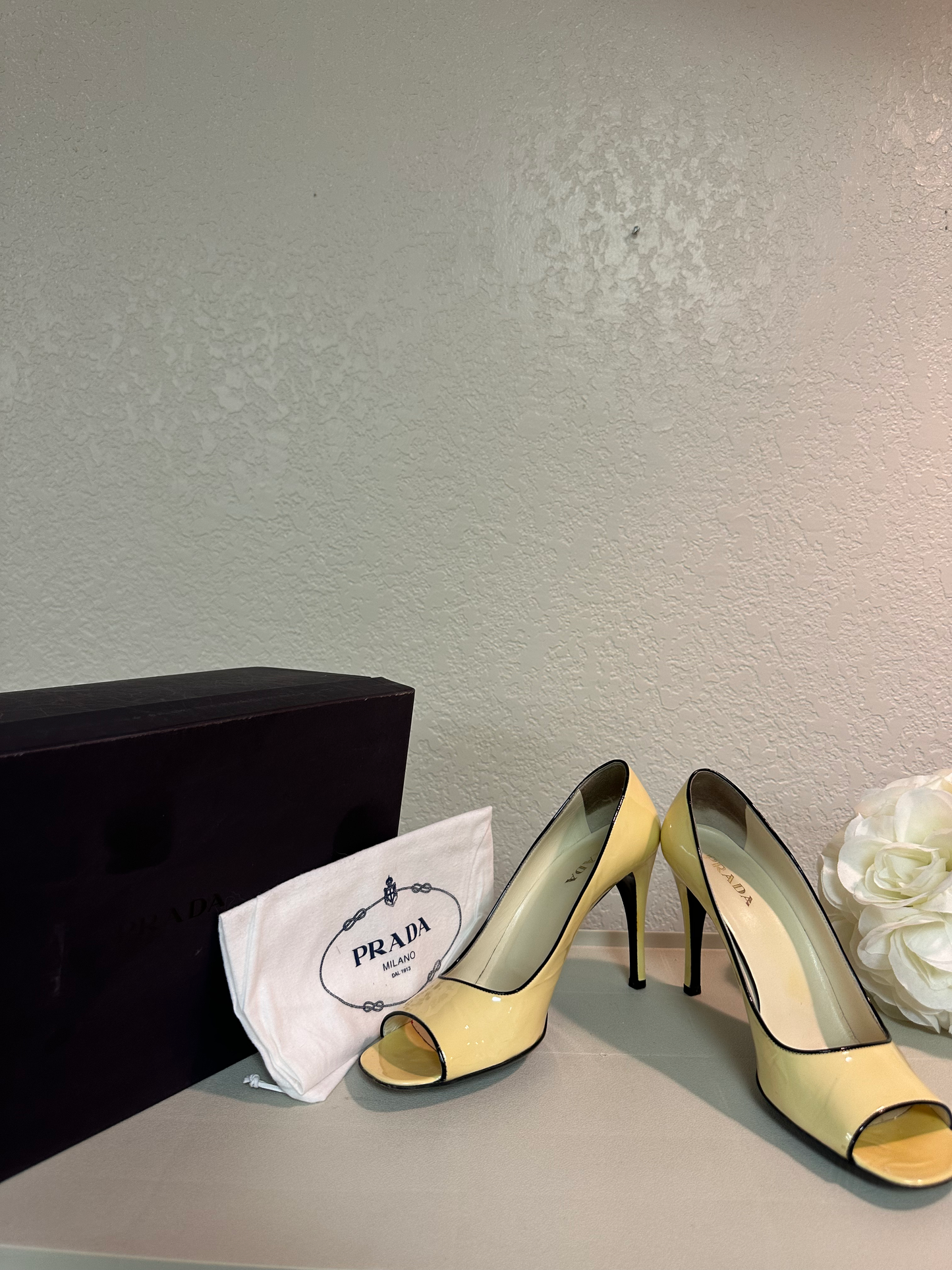 Prada Beige And Black Trimmed Pump