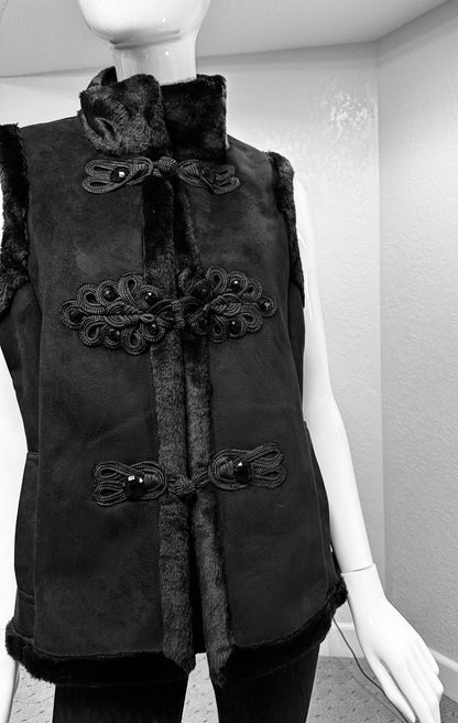 Coldwater Creek Bik (noir) vest w/ Jeweled buttons and faux fur collar, trim, and lining.w/tags