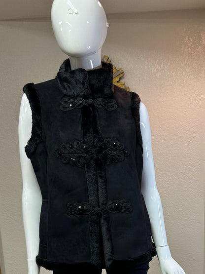 Coldwater Creek Bik (noir) vest w/ Jeweled buttons and faux fur collar, trim, and lining.w/tags