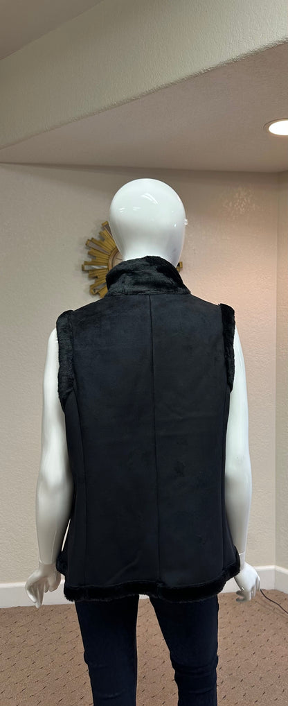Coldwater Creek Bik (noir) vest w/ Jeweled buttons and faux fur collar, trim, and lining.w/tags