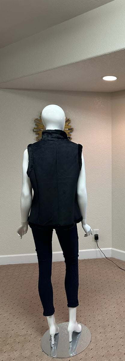 Coldwater Creek Bik (noir) vest w/ Jeweled buttons and faux fur collar, trim, and lining.w/tags