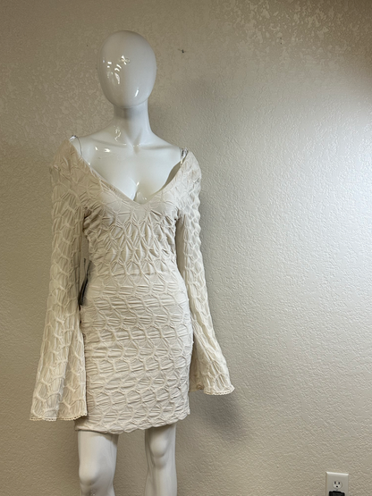 BeBe Cream textured Bell Sleeve Body Dress w/tags