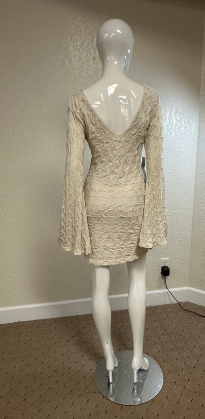 BeBe Cream textured Bell Sleeve Body Dress w/tags