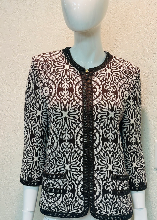 St.John Brown/White Jacket