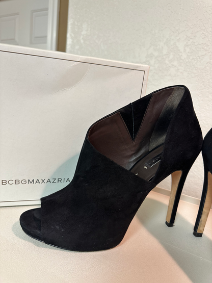 BCBG MAX AZRIA Black Summer Suede