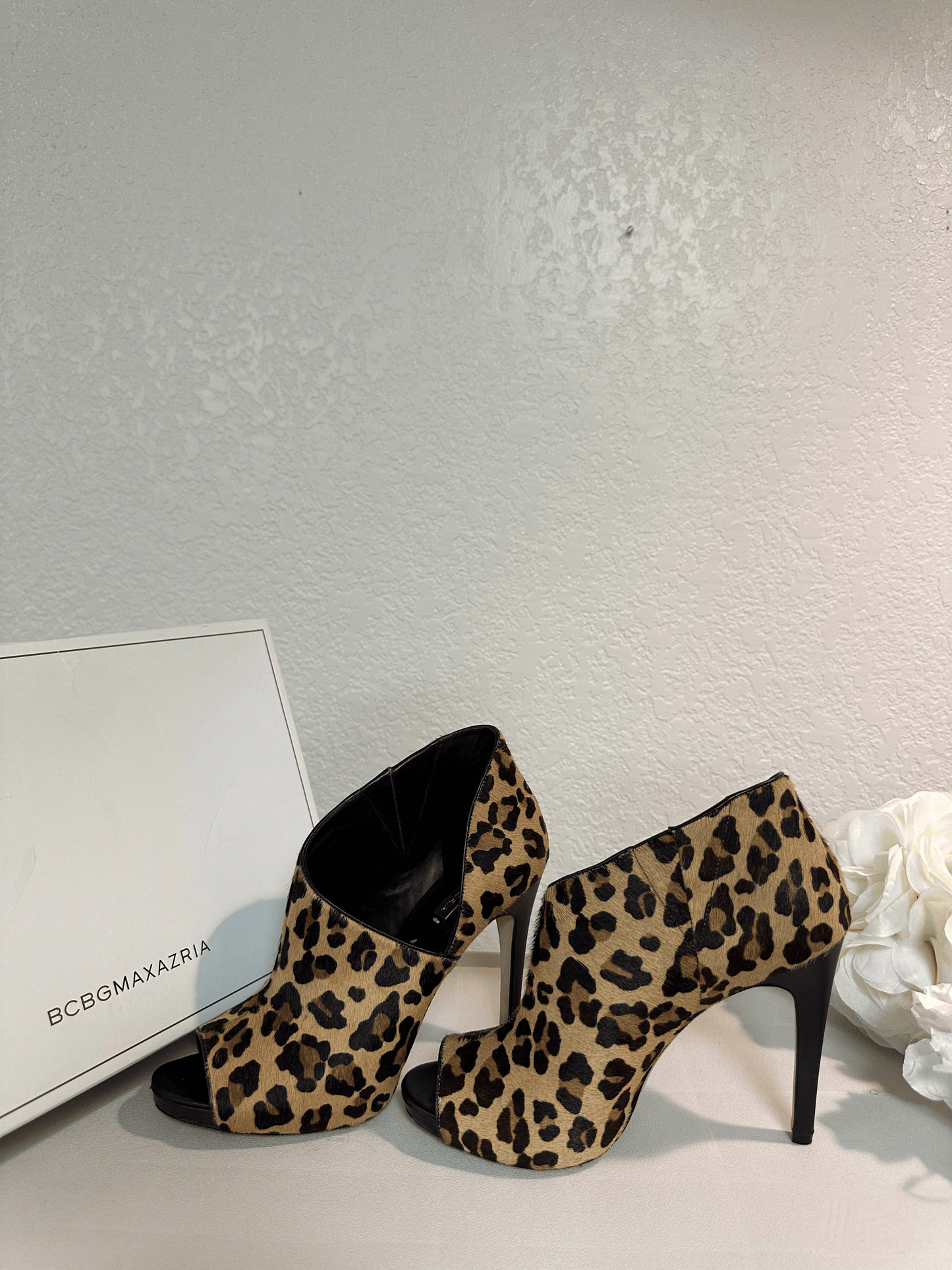 BCBG MAXAZRIA Natural Leopard Print
