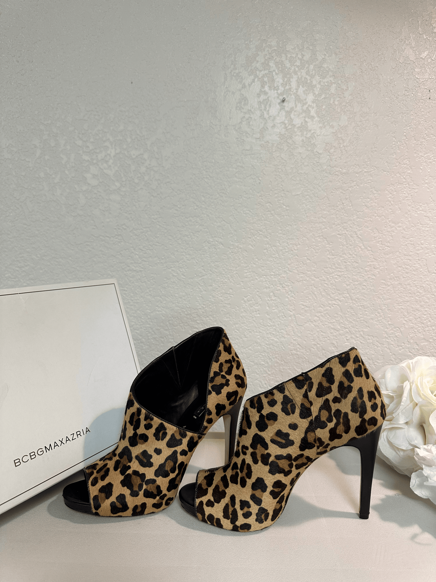 BCBG MAXAZRIA Natural Leopard Print