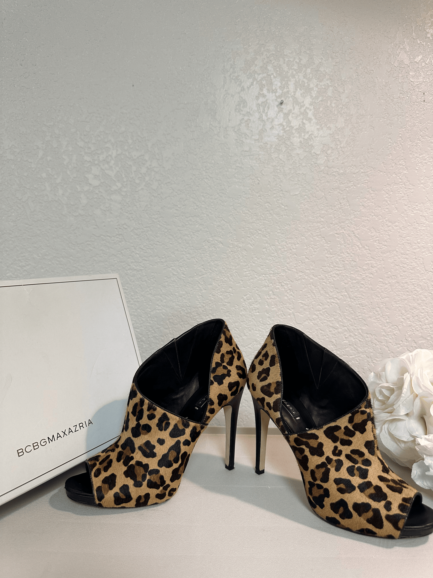 BCBG MAXAZRIA Natural Leopard Print