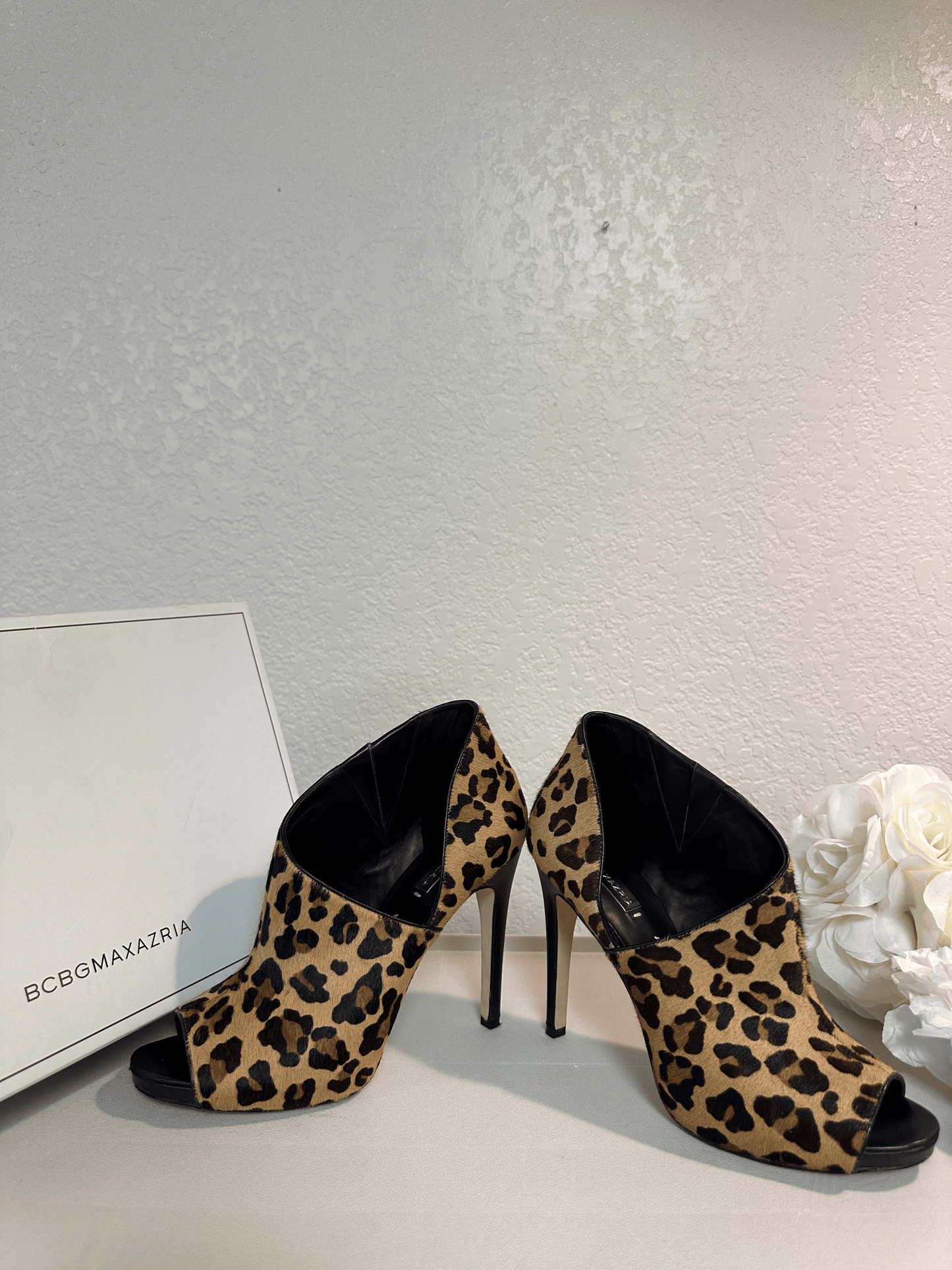 BCBG MAXAZRIA Natural Leopard Print