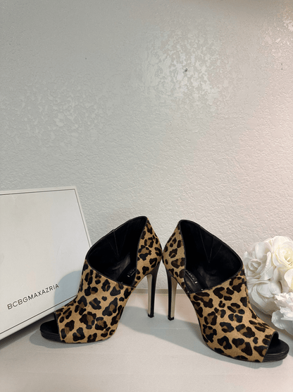 BCBG MAXAZRIA Natural Leopard Print