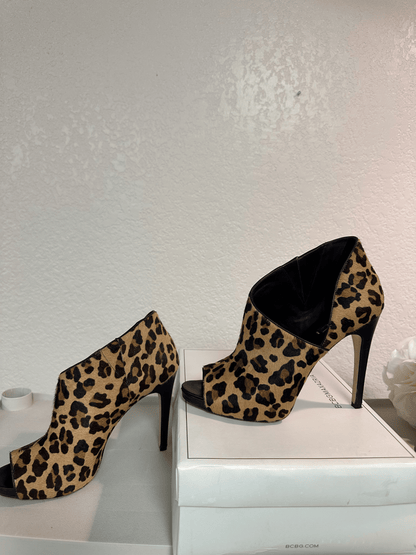 BCBG MAXAZRIA Natural Leopard Print