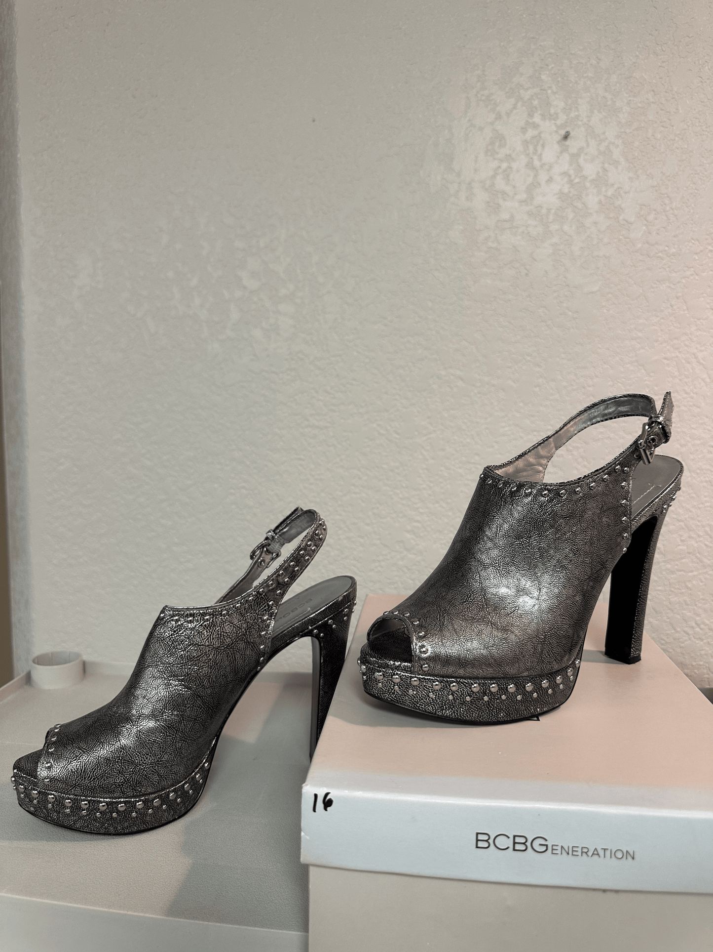 BCBG GENERATION Silver Metallic Platform Slingback