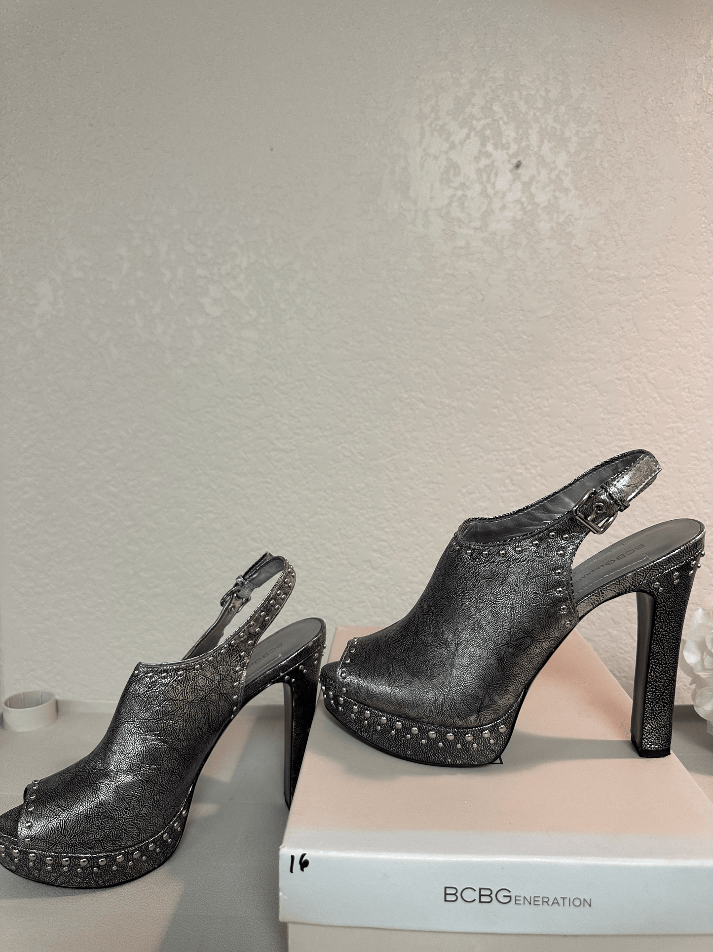 BCBG GENERATION Silver Metallic Platform Slingback