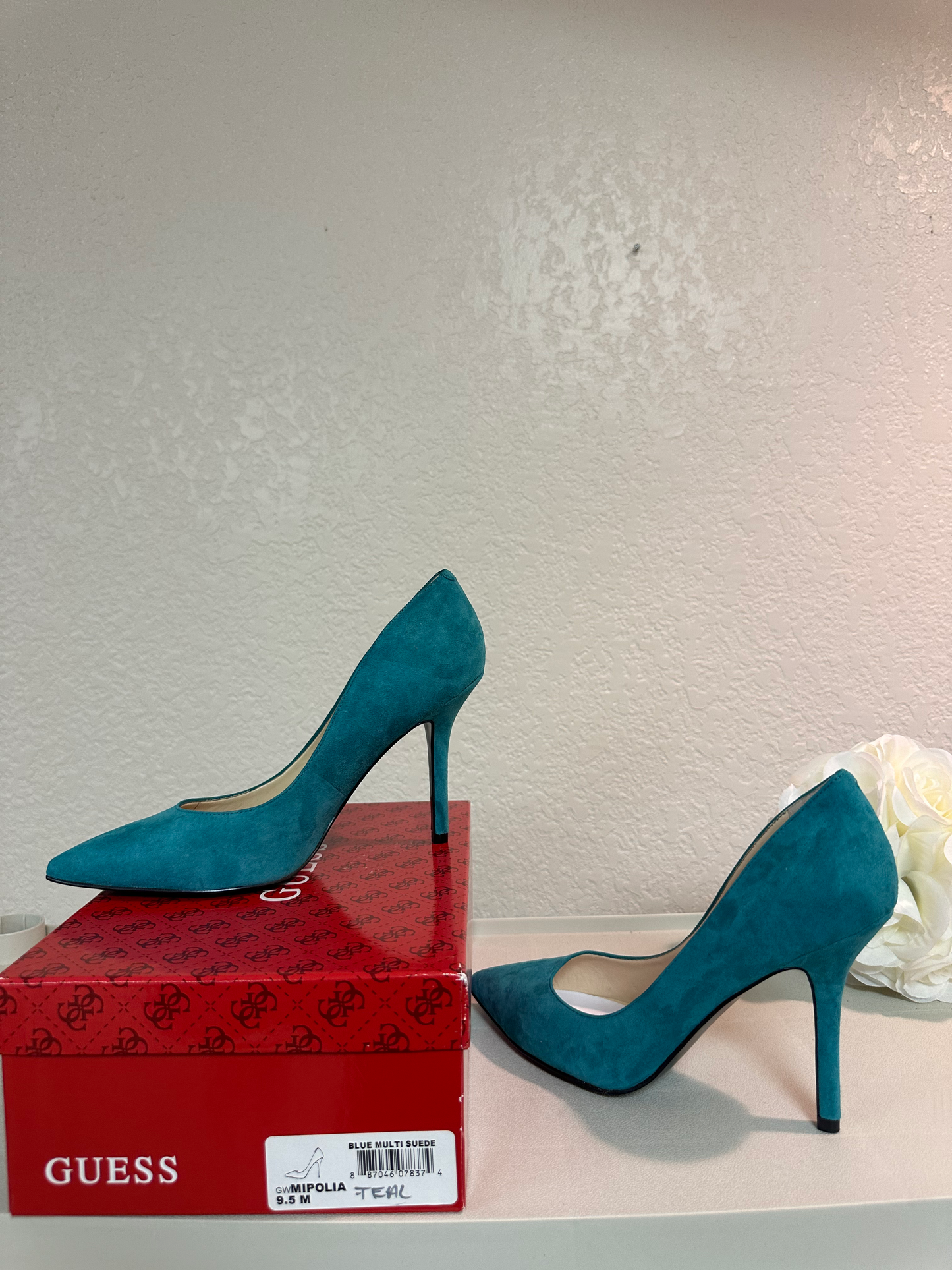 Guess Blue Teal Suede Pump